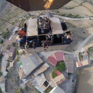 Vuelo en Globo con Fotos y Cava en Geoparc Orígens (Tremp, Lleida)