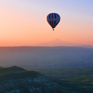 Vuelo en Globo Privado con Cava, Desayuno, Fotos y Vídeo HD para dos (Aranjuez / Toledo / Segovia)