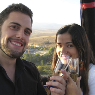Vuelo en Globo Privado con Cava, Desayuno, Fotos y Vídeo HD para dos (Aranjuez / Toledo / Segovia)