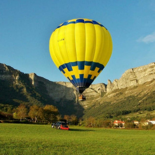 Vuelo en Globo Romántico para dos con Almuerzo y Cava (Plentzia, Vizcaya)