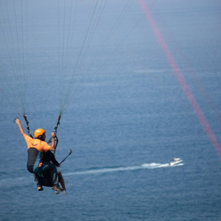 Pack Bikote: Vuelo en Parapente con Vídeo HD para dos al Atardecer (Sopelana, Vizcaya)