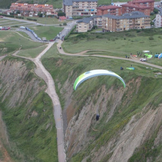 Pack Bikote: Vuelo en Parapente con Vídeo HD para dos al Atardecer (Sopelana, Vizcaya)