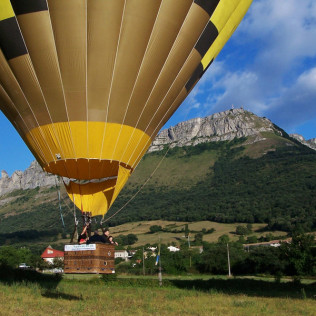 Vuelo en Globo Romántico para dos con Almuerzo y Cava (Vizcaya / Burgos / Álava)