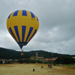Vuelo en Globo Romántico para dos con Almuerzo y Cava (Vizcaya / Burgos / Álava)