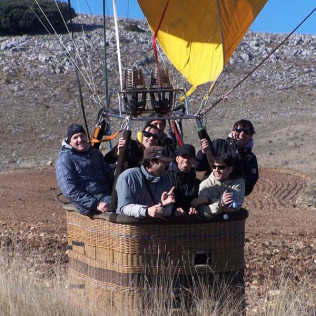 Vuelo en Globo Romántico para dos con Almuerzo y Cava (Vizcaya / Burgos / Álava)