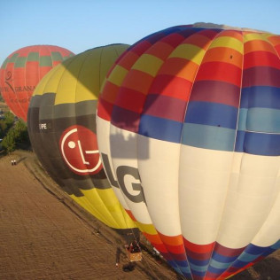 Vuelo en Globo para Parejas con Cava, Almuerzo, Fotos y Vídeo HD (Guadarrama, Madrid)