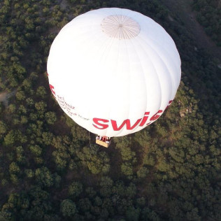 Vuelo en Globo para Parejas con Cava, Almuerzo, Fotos y Vídeo HD (Guadarrama, Madrid)