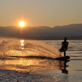 Wake Board en el Pantano de San Juan (San Martín de Valdeiglesias, Madrid)