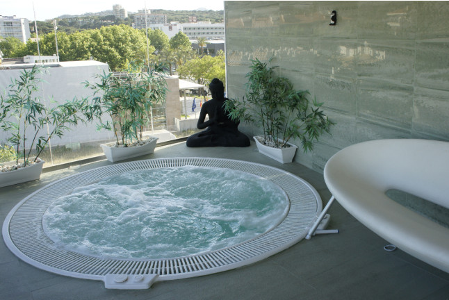 Escapada de 2 Noches con Jacuzzi Privado en Hotel Spa Pinar del Mar 3* (Platja d'Aro, Girona)