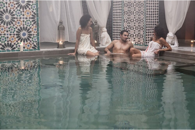MIMMA 15: Baños Árabes y Masaje de 15 min. para Parejas en Hammam Al Andalus (Málaga)