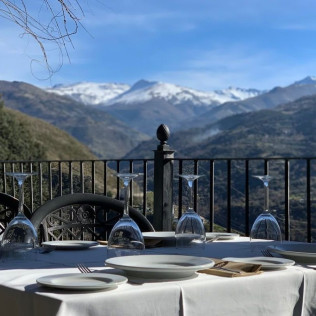 Menú para dos en Abrasador Las Lomas (Güéjar Sierra, Granada)