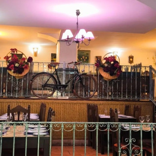 Comida o Cena para dos en Restaurante Abrasador Mesón La Ronda (Carcabuey, Córdoba)
