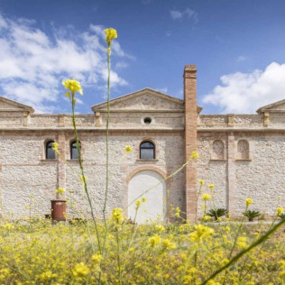 Escapada en Hotel con Visita a Bodega y Cena Maridaje en Bodegas Besalduch Valls & Bellmunt (Castellón)