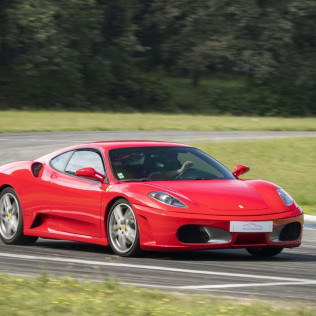 Copilotaje de Ferrari F430 en el Circuito Vasco Sameiro (Braga, Portugal)