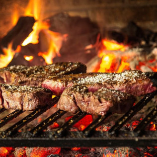 Comida o Cena para dos en el Restaurante Abrasador (28 localizaciones)
