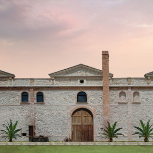 Visita a Bodegas Besalduch Valls & Bellmunt y Museo del Vino con Degustación de Vinos para dos (Sant Mateu, Castellón)