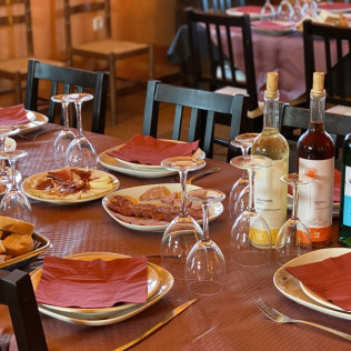 Comida para dos en Bodegas Perfer (Uleila del Campo, Almería)