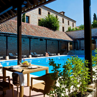 Escapada con Desayuno para dos personas en Parador de Chinchón (Madrid)