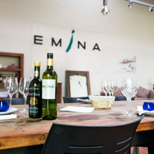 Visita a Almazara y a Bodega Emina Rueda con Cata de Aceites y Vinos (Valladolid)