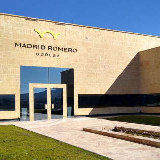 Visita a Bodega Madrid Romero y Cata de 4 Vinos para dos (Balsicas, Murcia)