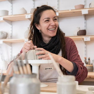 Taller de Cerámica: Art and Wine (Barcelona)