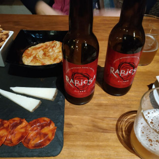 Degustación de Cervezas Artesanas y Tapas para dos (Madrid)