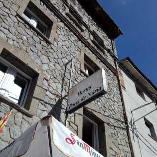 Escapada de 2 Noches con Cena en Hostal Porta de Núria (Ribes de Freser, Girona)