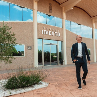 Escapada Enológica con Visita Guiada a Bodega Andrés Iniesta (Fuentealbilla, Albacete)