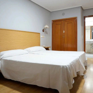 Escapada de Fin de Semana: 2 noches en Hotel Cesaraugusta 3* (Zaragoza)