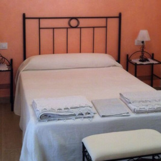 Escapada de 2 Noches con Desayuno en Hostal Sara (Villafeliche, Zaragoza)