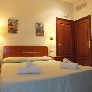 Escapada con Desayuno en Hotel Mitus (Canet de Mar, Barcelona)