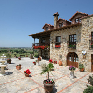 Escapada en Habitación Superior con Bañera de Hidromasaje y Cena en Posada El Solar 3* (Galizano, Cantabria)