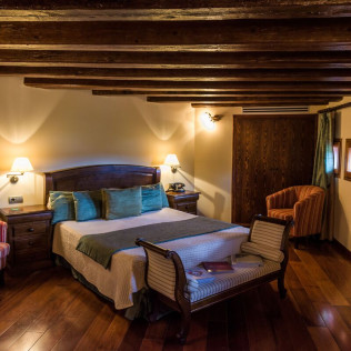 Escapada con Cena Estrella Michelin en Hotel Restaurante Villa Retiro 5* (Xerta, Tarragona)