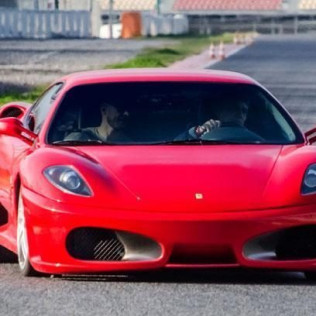 Escapada con Spa y Comida o Cena en Olympia Hotel, Events & Spa 4* y Conducir un Ferrari (Valencia)