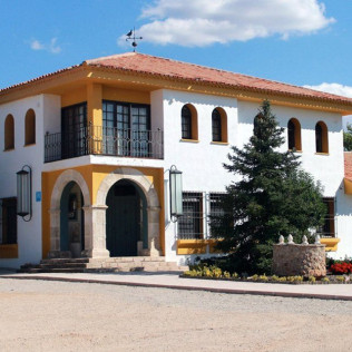 Escapada de 1 o 2 Noches con Desayuno en Hotel Finca Las Beatas (Villahermosa, Ciudad Real)