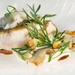 Comida para dos en el Restaurante Fondillón del Hotel Hospes Amérigo 5* (Alicante)