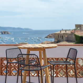 Escapada de 1 o 2 Noches con Desayuno en Hostal Boutique Es Menut (Tossa de Mar, Girona)