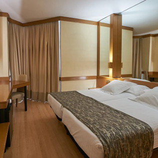 Escapada con Desayuno en Hotel AR Los Arcos 4* (Segovia)
