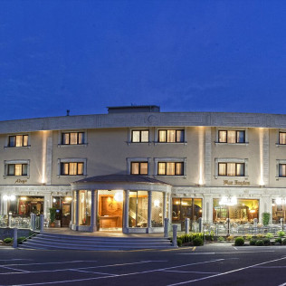 Escapada de 1 o 2 Noches con Desayuno en Hotel Los Olivos 3* Superior (A Coruña)