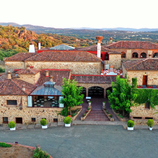 Escapada con Desayuno y Visita a Bodega en Hotel Monasterio Rocamador (Almendral, Badajoz)