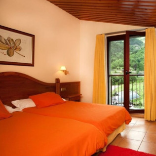 Escapada con Desayuno con Opción de Comida o Cena en Hotel Montané 3* (Arinsal, Andorra)