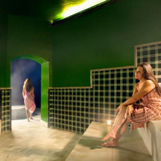 Baños Árabes y Masaje Relajante con Té en Hammam Open Space (Málaga)