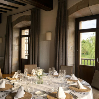 Mesa para dos: Comida o Cena para dos personas en Parador de Argómaniz (Álava)