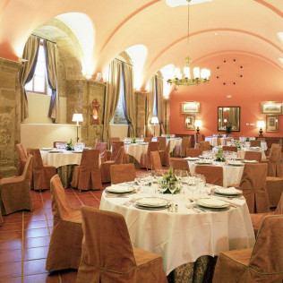 Mesa para dos: Comida o Cena para dos personas en Parador de Santo Domingo Bernardo de Fresneda (La Rioja)