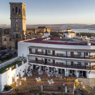Escapada con Desayuno y Comida o Cena para dos personas en Parador de Arcos de la Frontera (Cádiz)