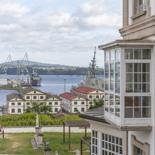 Escapada con Desayuno y Comida o Cena para dos personas en Parador de Ferrol (A Coruña)