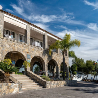 Mesa para dos: Comida o Cena para dos personas en Parador de Málaga Gibralfaro (Málaga)