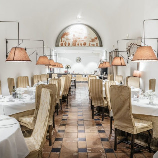 Mesa para dos: Comida o Cena para dos personas en Parador de Zafra (Badajoz)