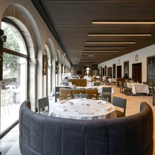 Mesa para dos: Comida o Cena para dos personas en Parador de León 5* (León)