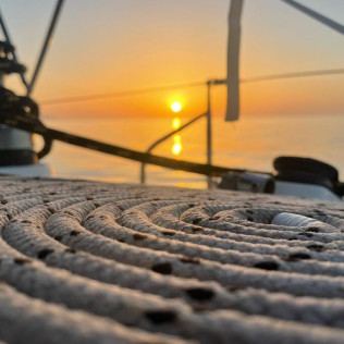 Paseo en Velero Privado para Ver la Puesta de Sol con Champán para dos (Águilas, Murcia)